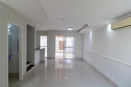 Casa de condomínio para alugar com 100m², 3 quartos e 2 vagasSalas