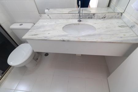 Casa de condomínio para alugar com 100m², 3 quartos e 2 vagasBanheiro da Suíte