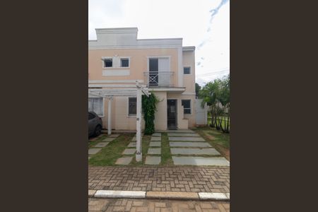 Casa de condomínio para alugar com 100m², 3 quartos e 2 vagasFachada