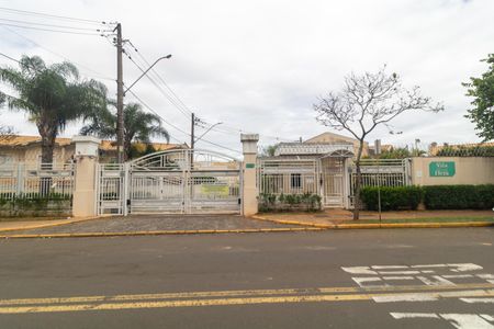 Casa de condomínio para alugar com 100m², 3 quartos e 2 vagasFachada do condomínio
