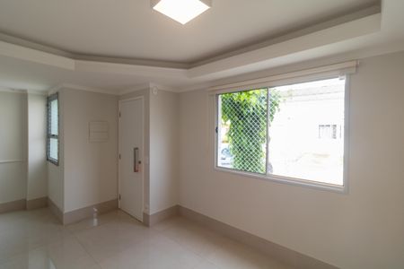 Casa de condomínio para alugar com 100m², 3 quartos e 2 vagasSalas