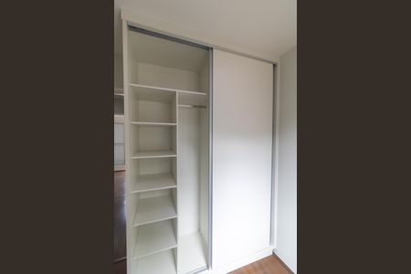 Casa de condomínio para alugar com 100m², 3 quartos e 2 vagasQuarto 01 - Armário