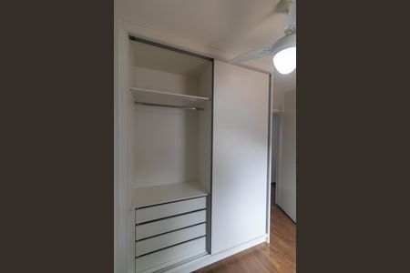 Casa de condomínio para alugar com 100m², 3 quartos e 2 vagasQuarto 02 - Armário