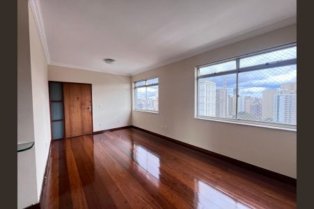 Apartamento para alugar com 120m², 3 quartos e 3 vagas