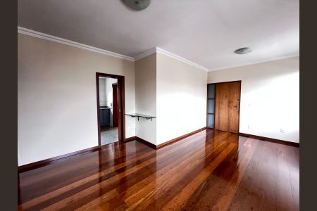 Apartamento para alugar com 120m², 3 quartos e 3 vagas