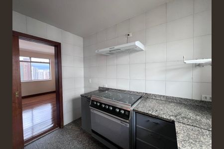 Apartamento para alugar com 120m², 3 quartos e 3 vagas