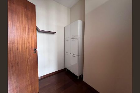Apartamento para alugar com 120m², 3 quartos e 3 vagas