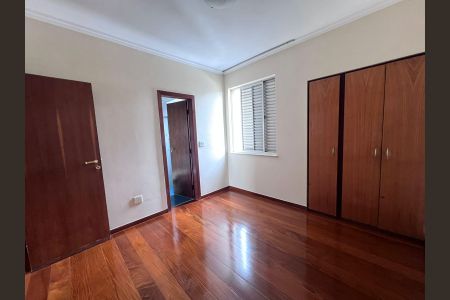Apartamento para alugar com 120m², 3 quartos e 3 vagas