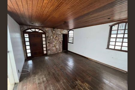 Casa à venda com 3 quartos, 280m² em Concórdia, Belo Horizonte