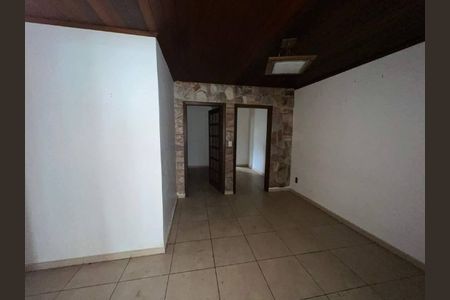 Casa à venda com 3 quartos, 280m² em Concórdia, Belo Horizonte