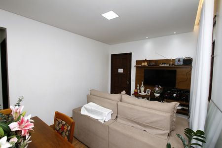 Sala de apartamento à venda com 3 quartos, 75m² em Califórnia, Belo Horizonte