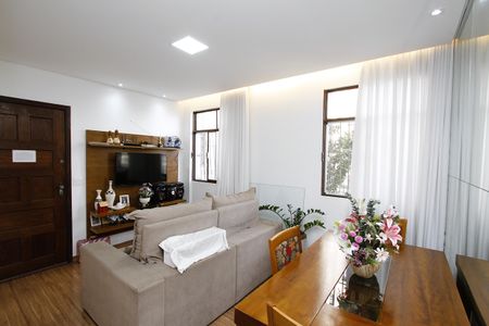 Sala de apartamento à venda com 3 quartos, 75m² em Califórnia, Belo Horizonte