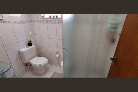 Casa à venda com 114m², 2 quartos e 2 vagasBanheiro Social 