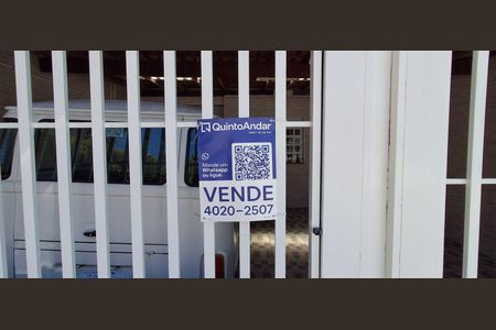 Casa à venda com 114m², 2 quartos e 2 vagasPlaquinha 