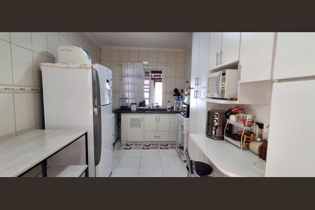 Casa à venda com 114m², 2 quartos e 2 vagasCozinha 