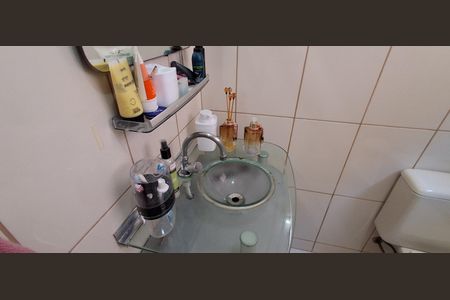 Casa à venda com 114m², 2 quartos e 2 vagasBanheiro Social 