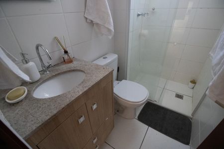 Apartamento à venda com 48m², 2 quartos e 1 vaga Apartamento à venda com 48m², 2 quartos e 1 vagaBanheiro