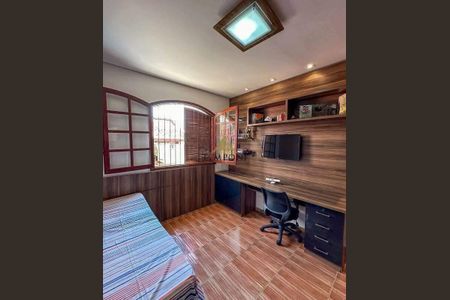 Casa à venda com 4 quartos, 246m² em Itapoã, Belo Horizonte