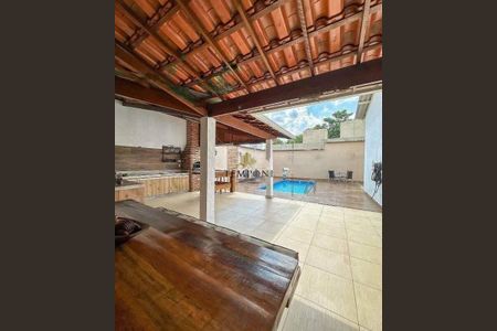 Casa à venda com 4 quartos, 246m² em Itapoã, Belo Horizonte