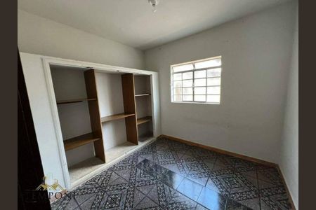 Casa à venda com 261m², 6 quartos e 1 vaga