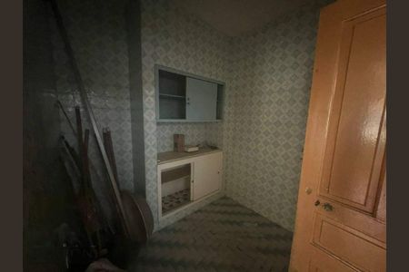 Casa à venda com 4 quartos, 180m² em Cachoeirinha, Belo Horizonte