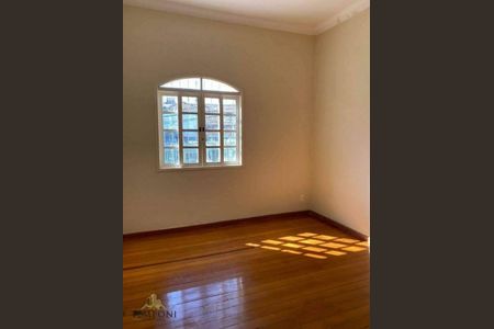 Casa à venda com 3 quartos, 250m² em Floresta, Belo Horizonte