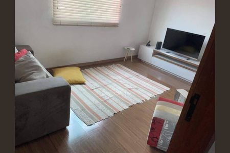 Casa à venda com 3 quartos, 197m² em Heliópolis, Belo Horizonte