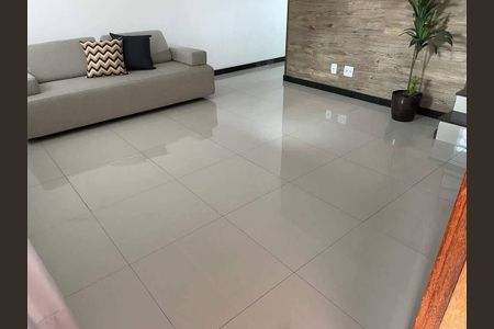 Casa à venda com 3 quartos, 197m² em Heliópolis, Belo Horizonte