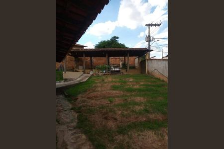 Casa à venda com 216m², 2 quartos e 3 vagas