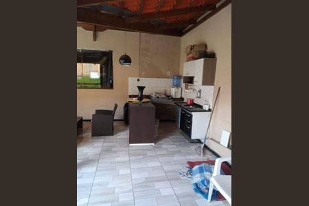 Casa à venda com 216m², 2 quartos e 3 vagas