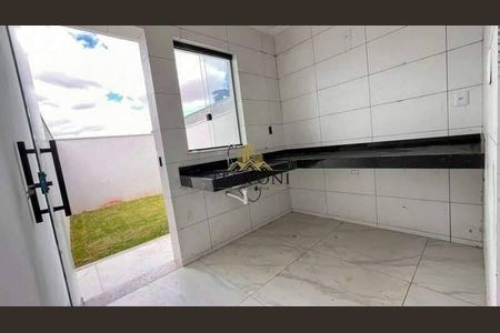 Casa à venda com 2 quartos, 65m² em São João Batista, Belo Horizonte