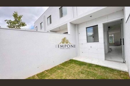 Casa à venda com 65m², 2 quartos e 1 vaga