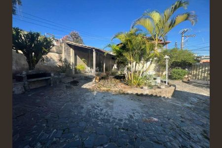 Casa à venda com 168m², 2 quartos e 2 vagas