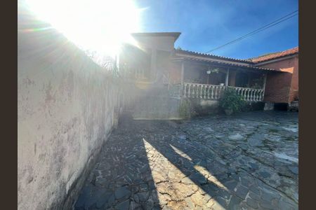 Casa à venda com 168m², 2 quartos e 2 vagas