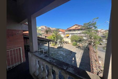 Casa à venda com 168m², 2 quartos e 2 vagas