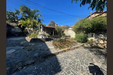 Casa à venda com 168m², 2 quartos e 2 vagas