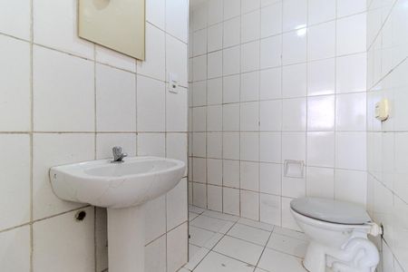 Banheiro de kitnet/studio para alugar com 1 quarto, 50m² em Consolação, São Paulo