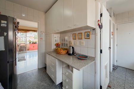 Apartamento à venda com 107m², 3 quartos e 2 vagasCozinha