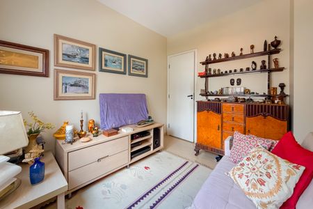 Apartamento à venda com 107m², 3 quartos e 2 vagasQuarto 2