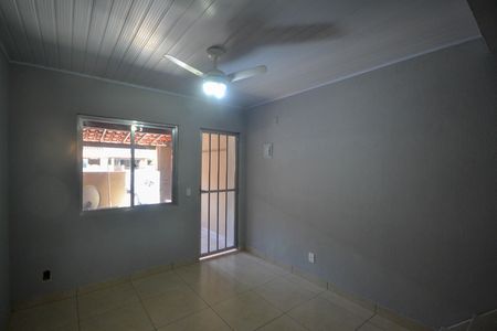 Sala de casa para alugar com 2 quartos, 60m² em Botafogo, Nova Iguaçu