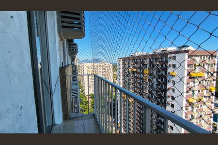 Varanda  de apartamento à venda com 2 quartos, 60m² em Barra da Tijuca, Rio de Janeiro