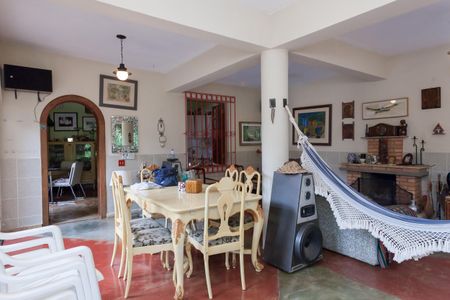 Casa de condomínio à venda com 400m², 4 quartos e 6 vagassala de inverno 