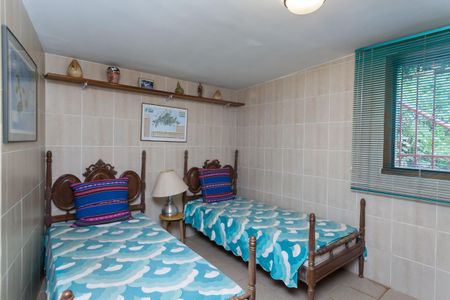 Casa de condomínio à venda com 400m², 4 quartos e 6 vagasquarto 2