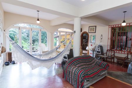 Casa de condomínio à venda com 400m², 4 quartos e 6 vagassala de inverno 