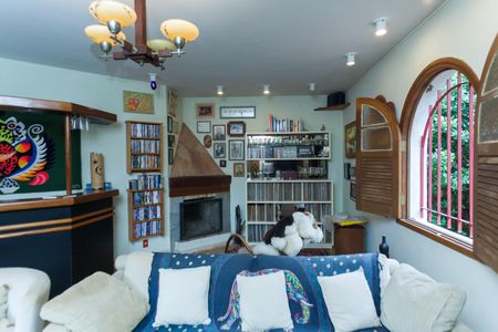 Casa de condomínio à venda com 400m², 4 quartos e 6 vagassuite 2