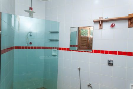 Casa de condomínio à venda com 400m², 4 quartos e 6 vagasBanheiro suite 2