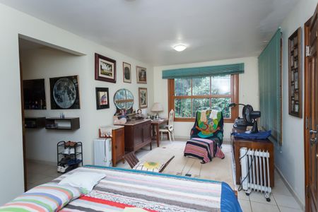 Casa de condomínio à venda com 400m², 4 quartos e 6 vagassuite 1