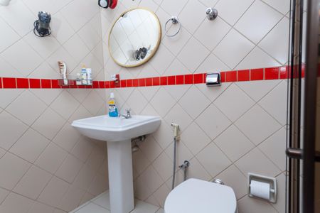 Casa de condomínio à venda com 400m², 4 quartos e 6 vagasBanheiro suite 1