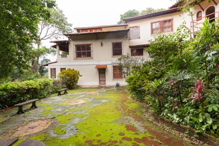 Casa de condomínio à venda com 400m², 4 quartos e 6 vagasÁrea externa