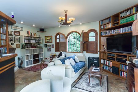 Casa de condomínio à venda com 400m², 4 quartos e 6 vagassuite 2